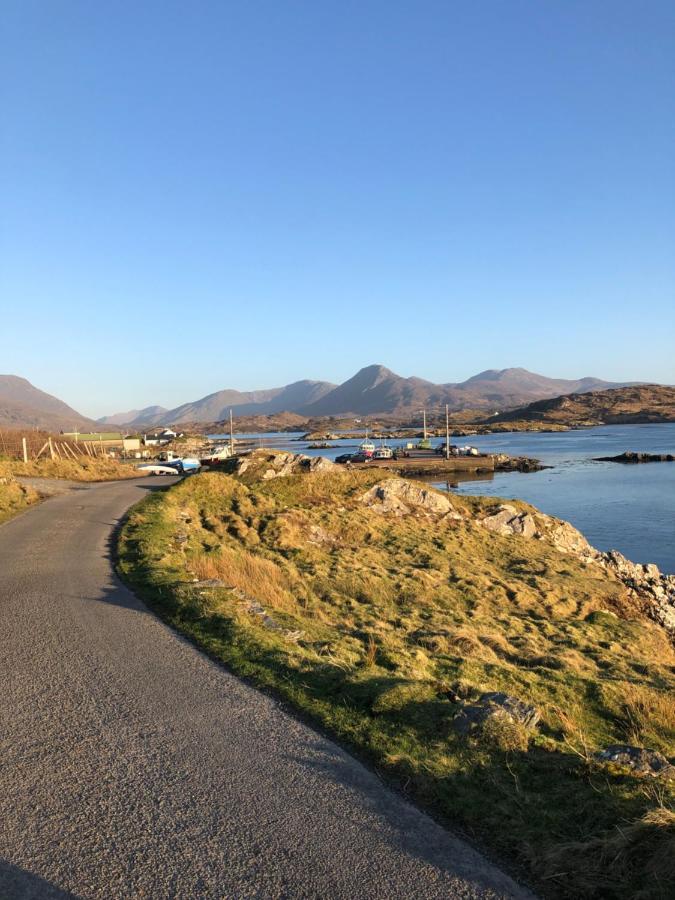 Bruion Connemara Apartment Cleggan ภายนอก รูปภาพ