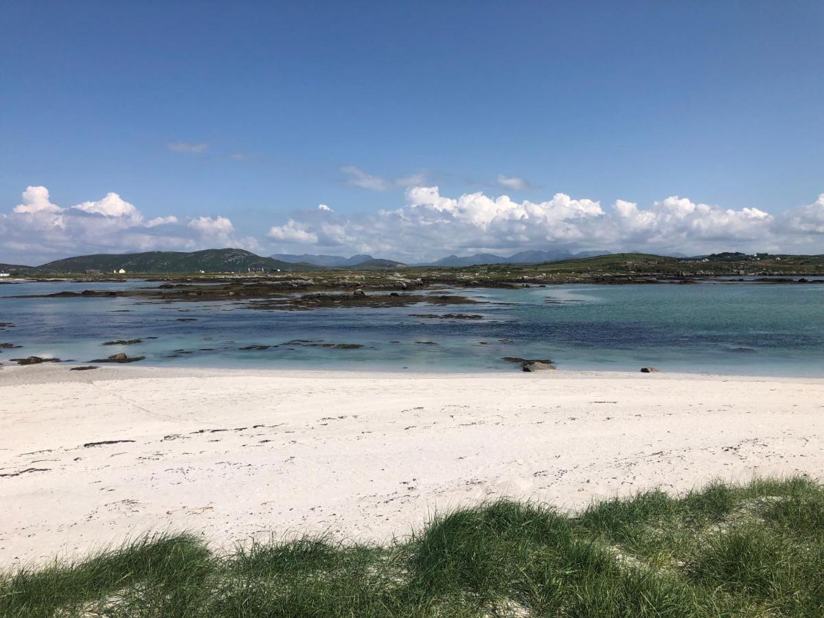 Bruion Connemara Apartment Cleggan ภายนอก รูปภาพ